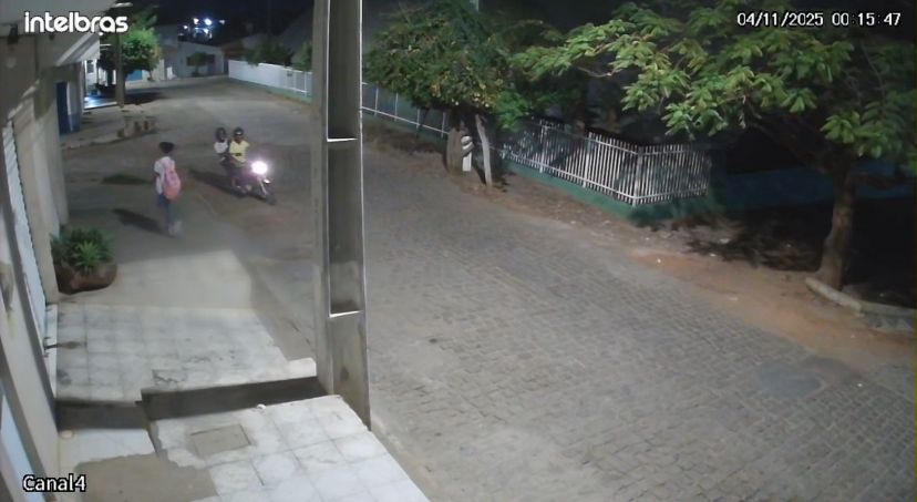 Bandidos atacam e levam bolsa escolar de menor em bairro de Serra Talhada