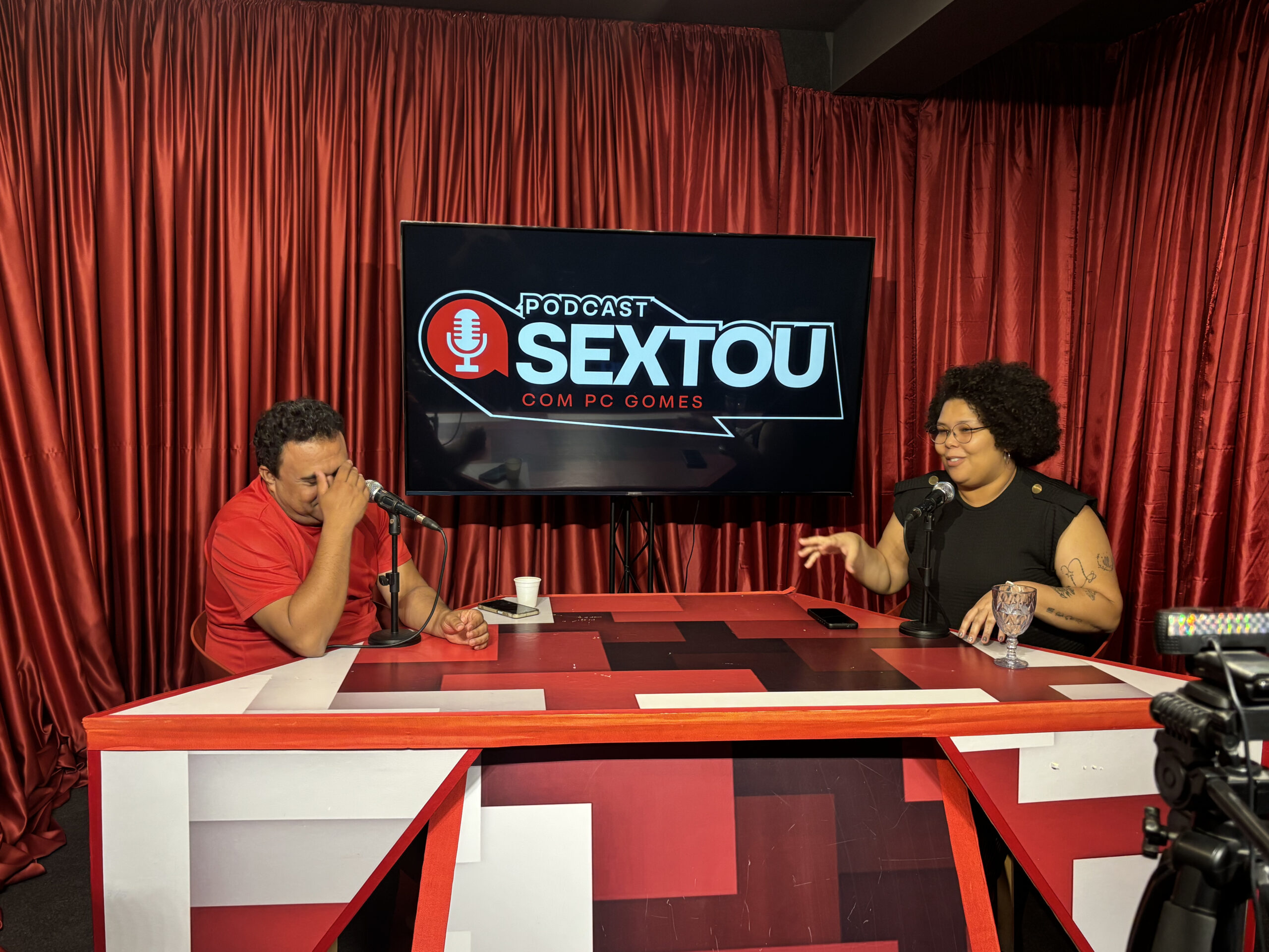 Pc Gomes entrevista Manu Silva nesta 6ª