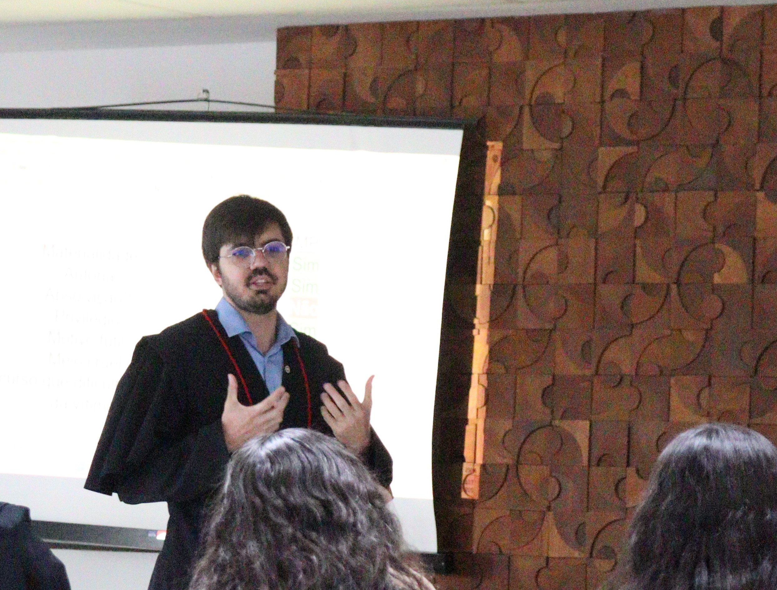 Réu é condenado a 8 anos em Serra Talhada após assassinato a tijoladas