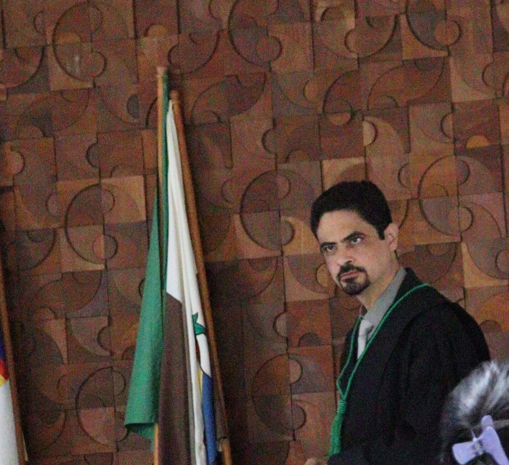 Réu é condenado por matar próprio pai a golpes de enxada em Serra Talhada