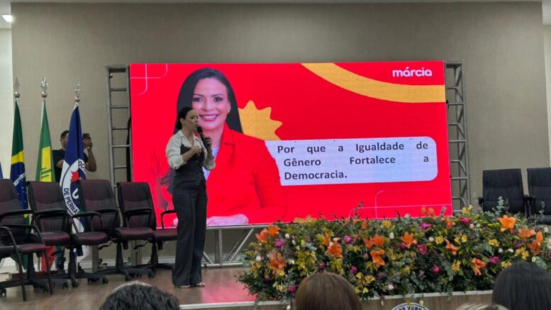 Márcia fica em 'saia justa' após provocação de vereador em Petrolina