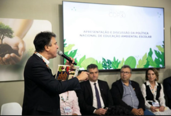Brasil apresenta a Política de Educação Ambiental Escolar na COP30 1 Brasil apresenta a Política de Educação Ambiental Escolar na COP30