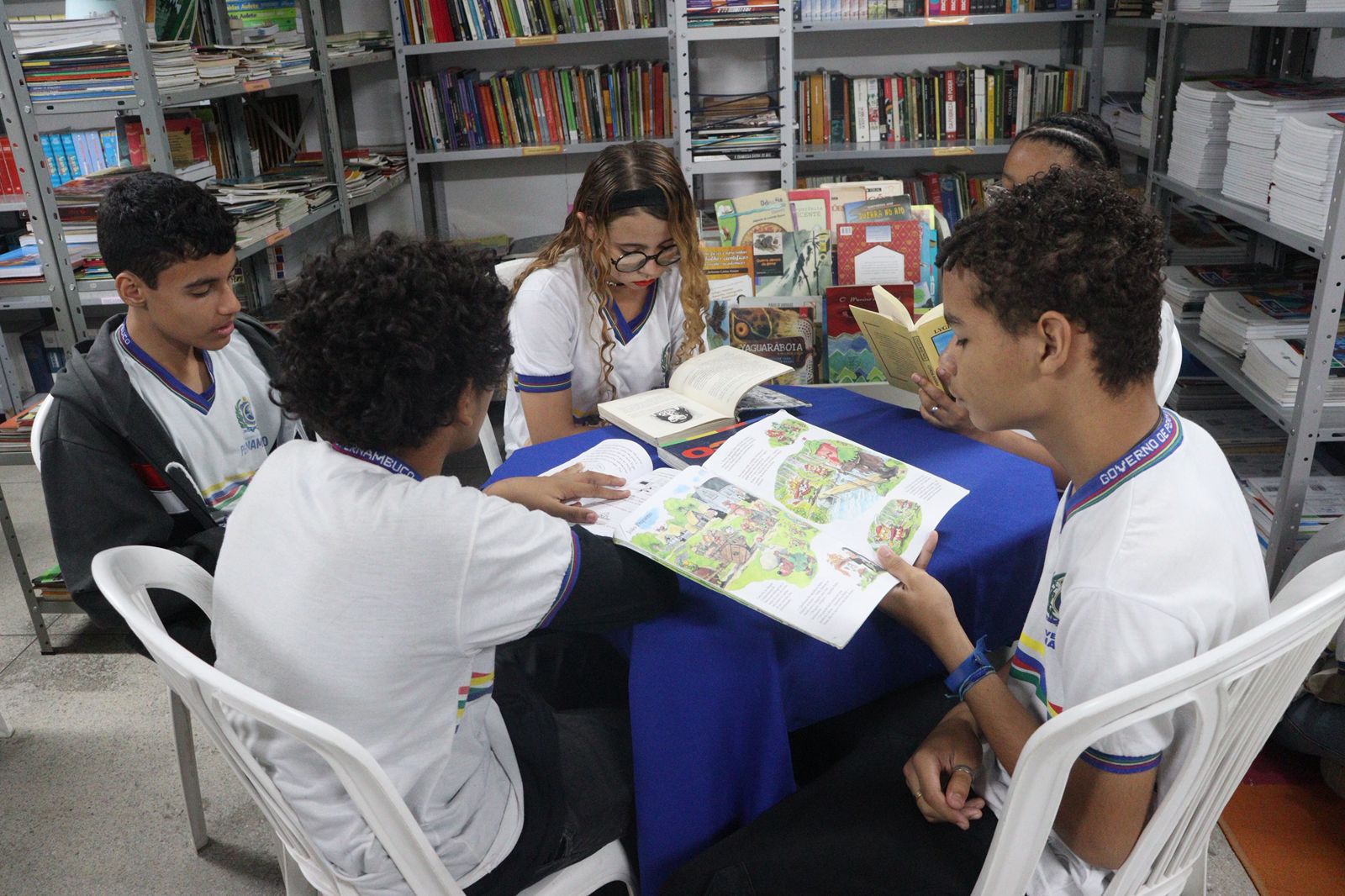 Clube do livro do EREM Antônio Timóteo incentiva novos escritores em ST