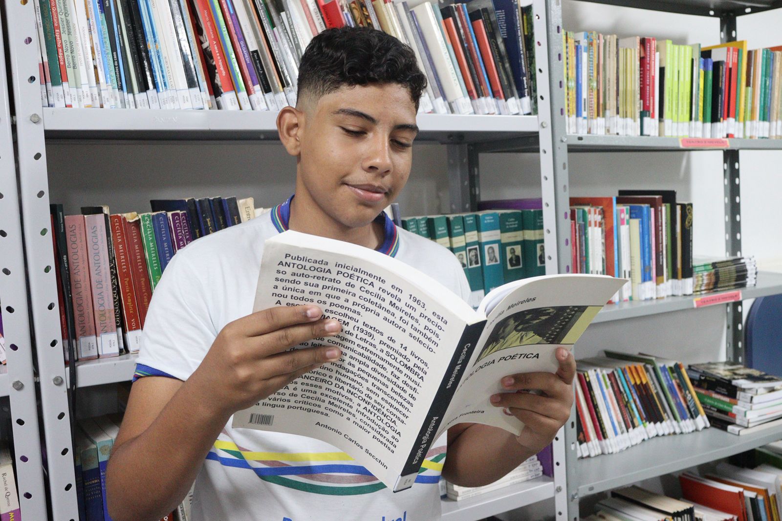 Clube do livro do EREM Antônio Timóteo incentiva novos escritores em ST