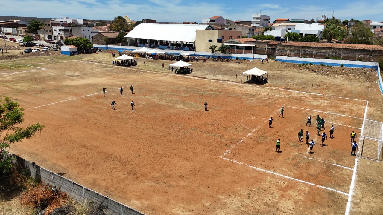 Calumbi celebra sucesso de torneio de futebol de campo