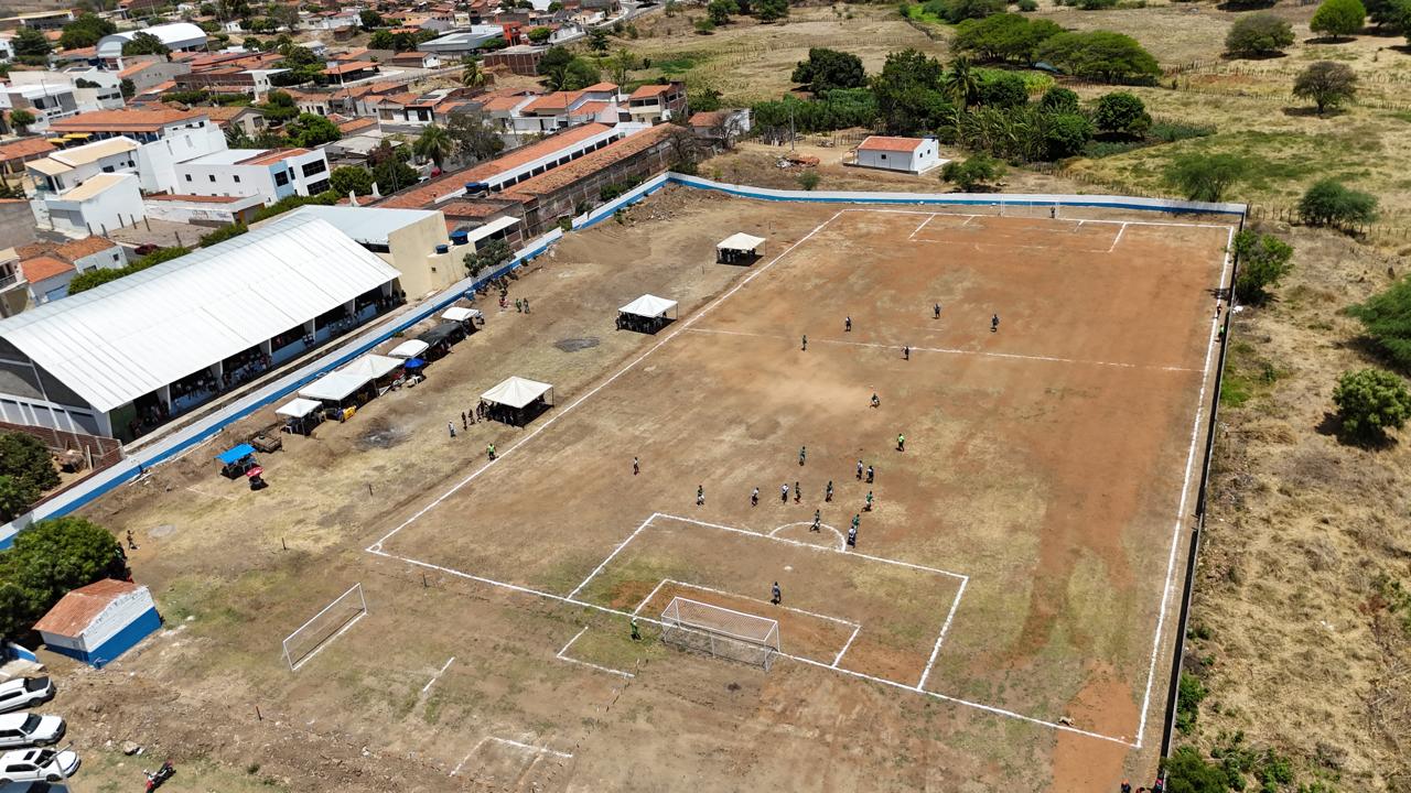 Calumbi celebra sucesso de torneio de futebol de campo