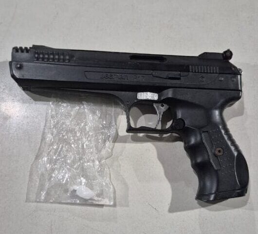 Homens são detidos apó uso de cocaína em bar de Serra Talhada 1 Fotos: Divulgação/PMPE