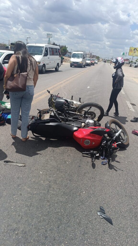 Colisão entre veículos na BR-232, em Serra Talhada; deixa feridos nesta 4ª