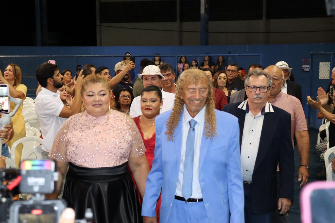 Assisão recebeu diploma de Doutor Honoris Causa pela UFRPE nesta 6ª