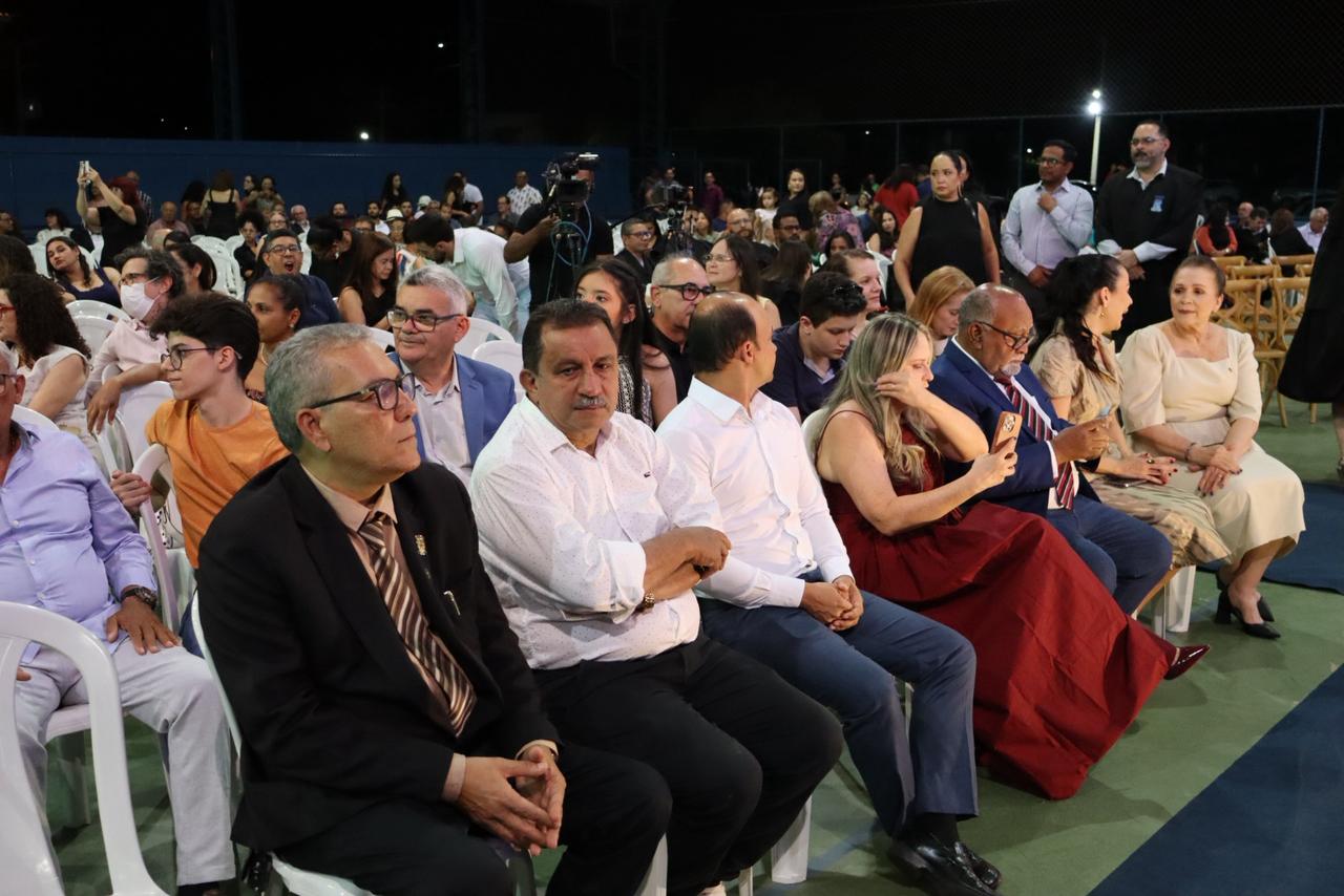 Assisão recebeu diploma de Doutor Honoris Causa pela UFRPE nesta 6ª