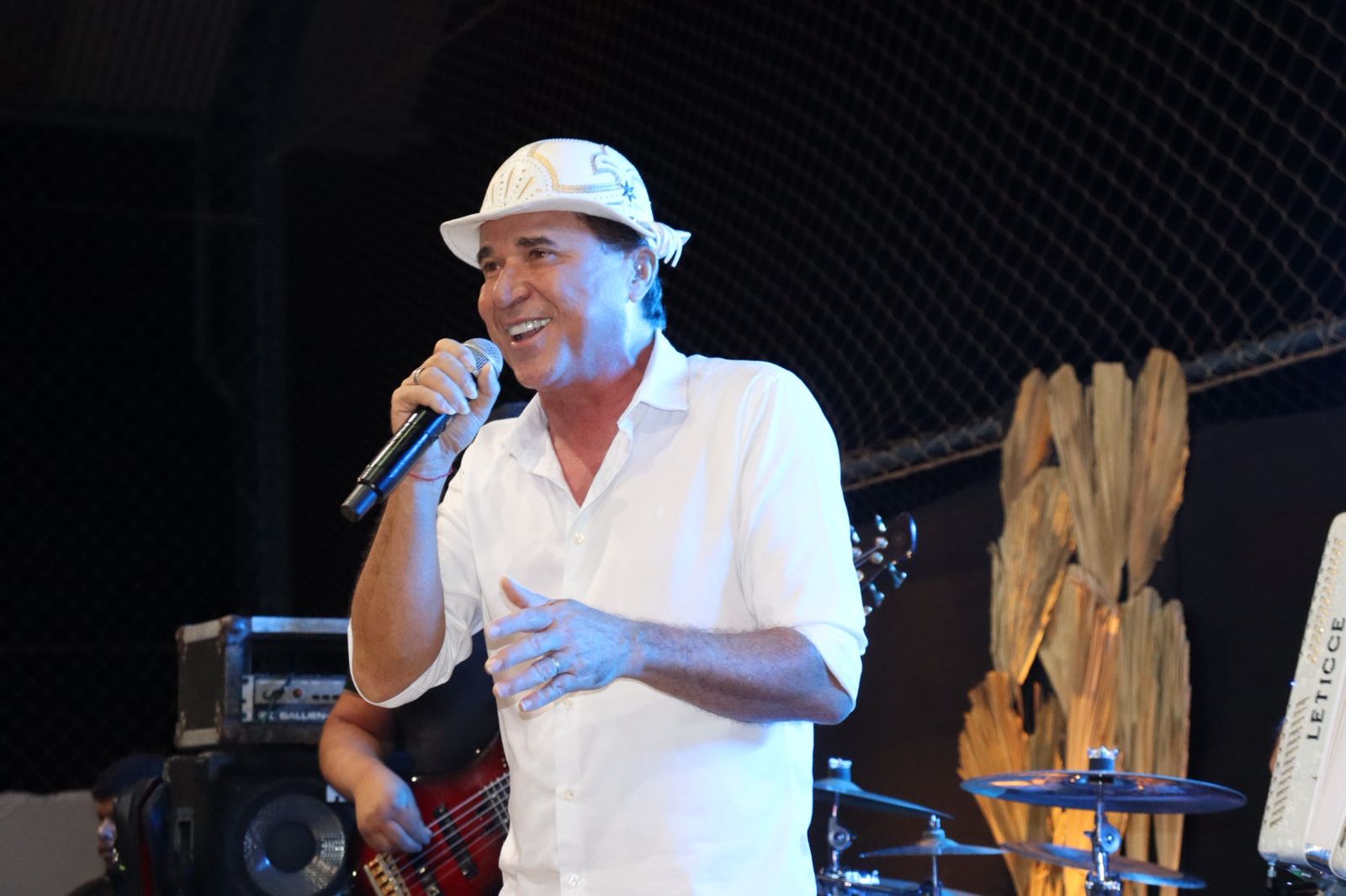 Assisão recebeu diploma de Doutor Honoris Causa pela UFRPE nesta 6ª