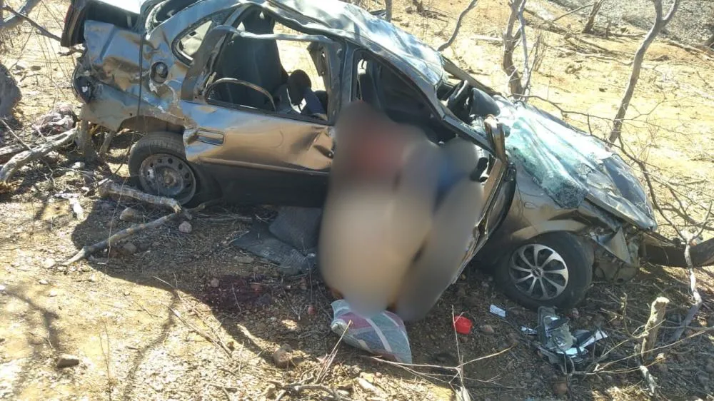 Uma morte e três feridos em acidente na curva do Airi, em Floresta 1 Uma morte e três feridos em acidente na curva do Airi, em Floresta