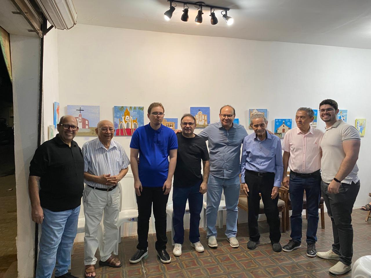 Felipe Santana expõe trabalhos em Serra Talhada e mostra talento