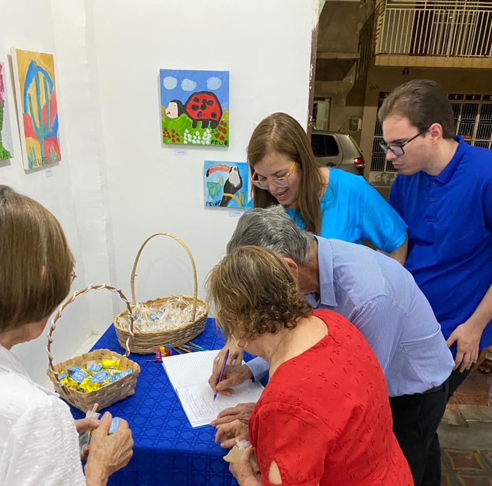 Felipe Santana expõe trabalhos em Serra Talhada e mostra talento