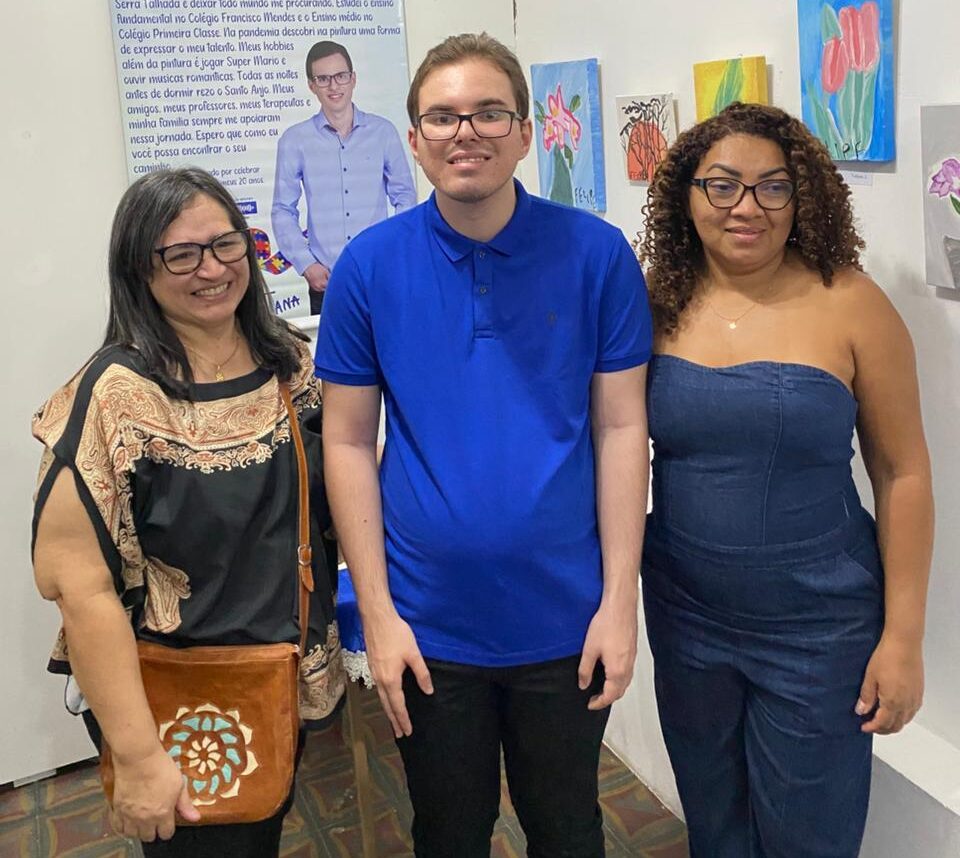 Felipe Santana expõe trabalhos em Serra Talhada e mostra talento