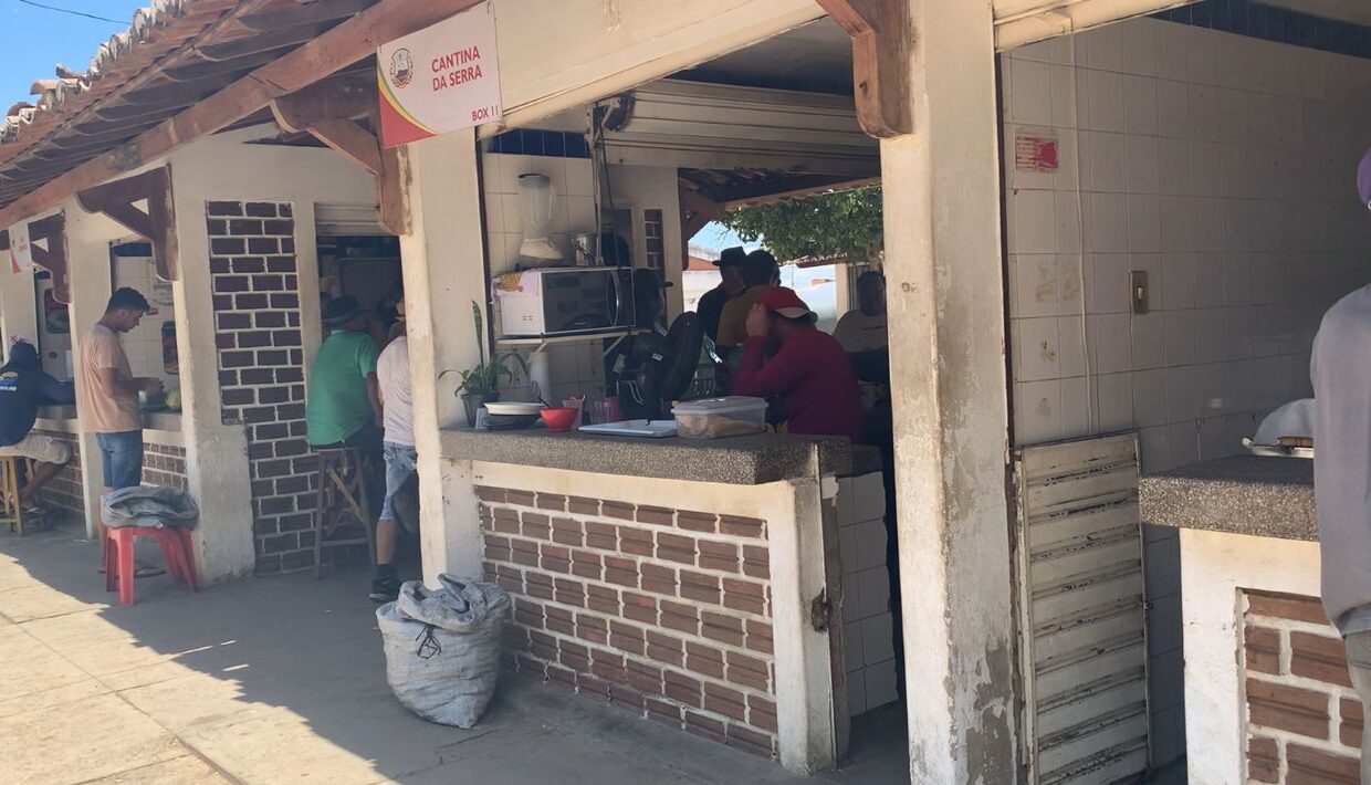 Feirantes de ST sofrem sem água há 30 dias e cobram apoio para trabalhar