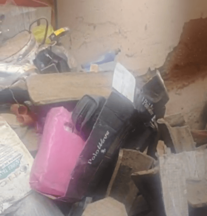 Família leva susto após queda de teto de casa em Serra Talhada e pede ajuda 1 Família leva susto após queda de teto de casa em Serra Talhada e pede ajuda