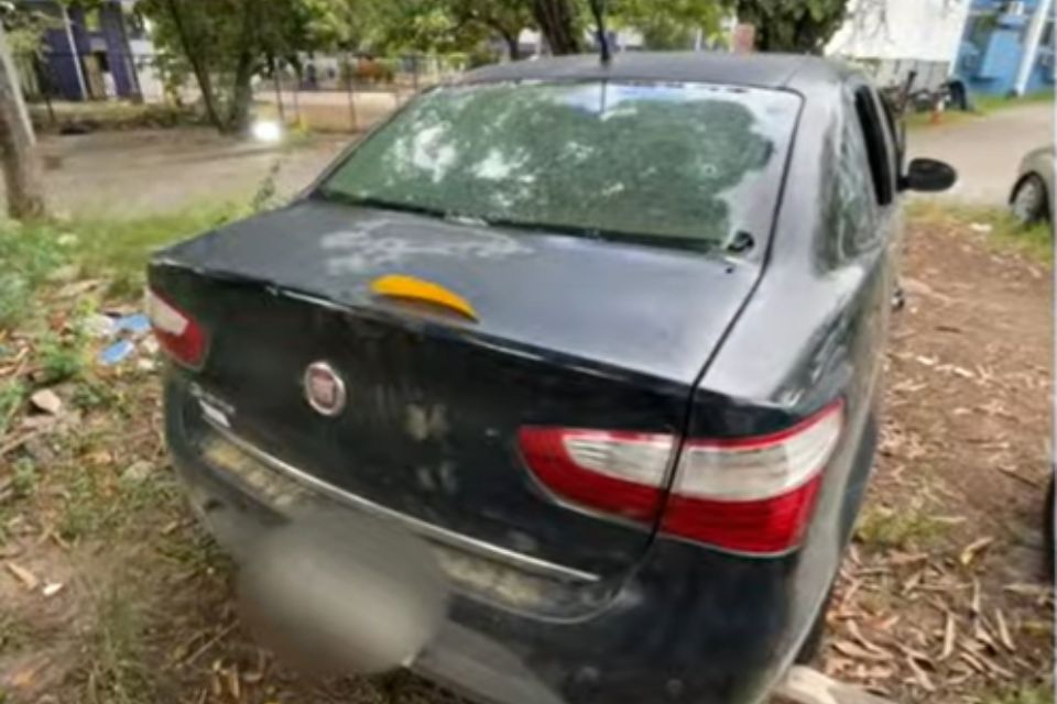 Menino de 13 anos morre em ataque a carro no litoral de PE 1 Menino de 13 anos morre em ataque a carro no litoral de PE - Foto: Reprodução/Tv Guararapes