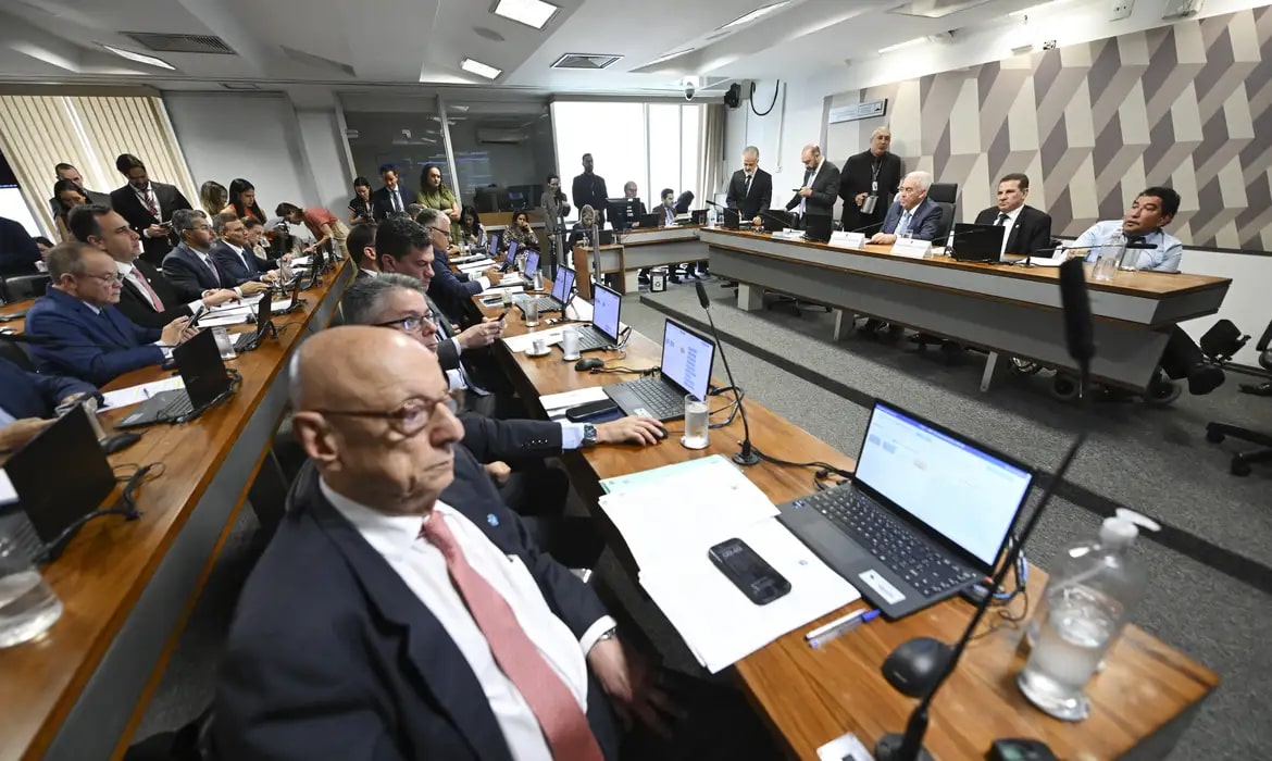 Por 17 votos a 7, CCJ do Senado aprova PL da Dosimetria; plenário vai votar 1 Por 17 votos a 7, CCJ do Senado aprova PL da Dosimetria; plenário vai votar