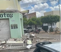 Por pouco uma tragédia: Marquise desaba em bairro de ST nesta 2ª