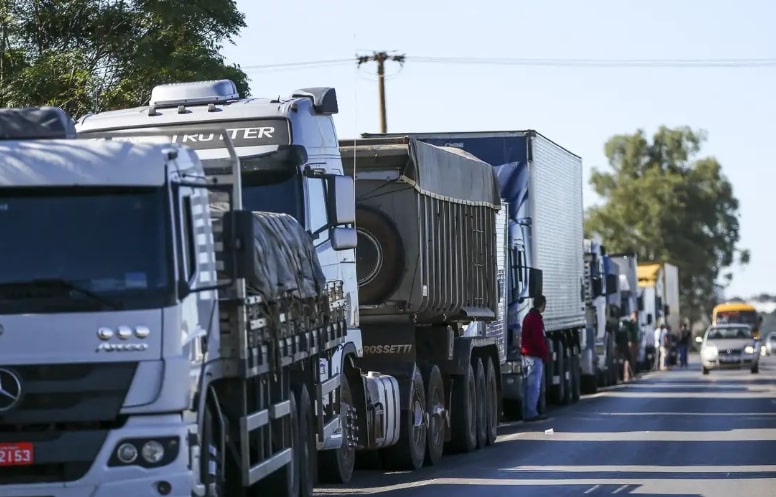 Caminhoneiros marcam greve para esta quinta (4/12) e buscam apoio - Foto: Marcelo camargo/Agência Brasil