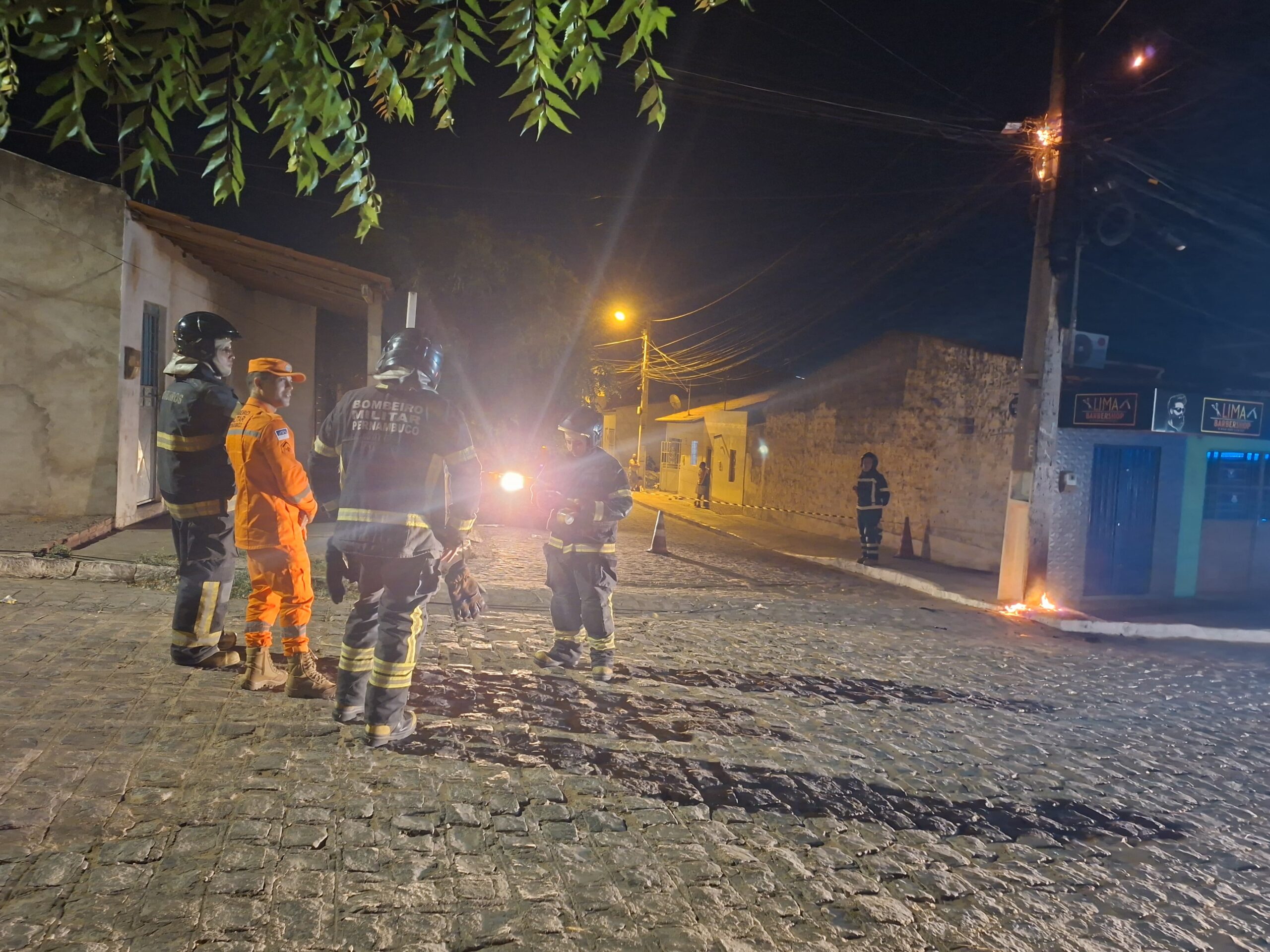 Bombeiros são acionados para conter segundo incêndio desta 5ª em Serra Talhada