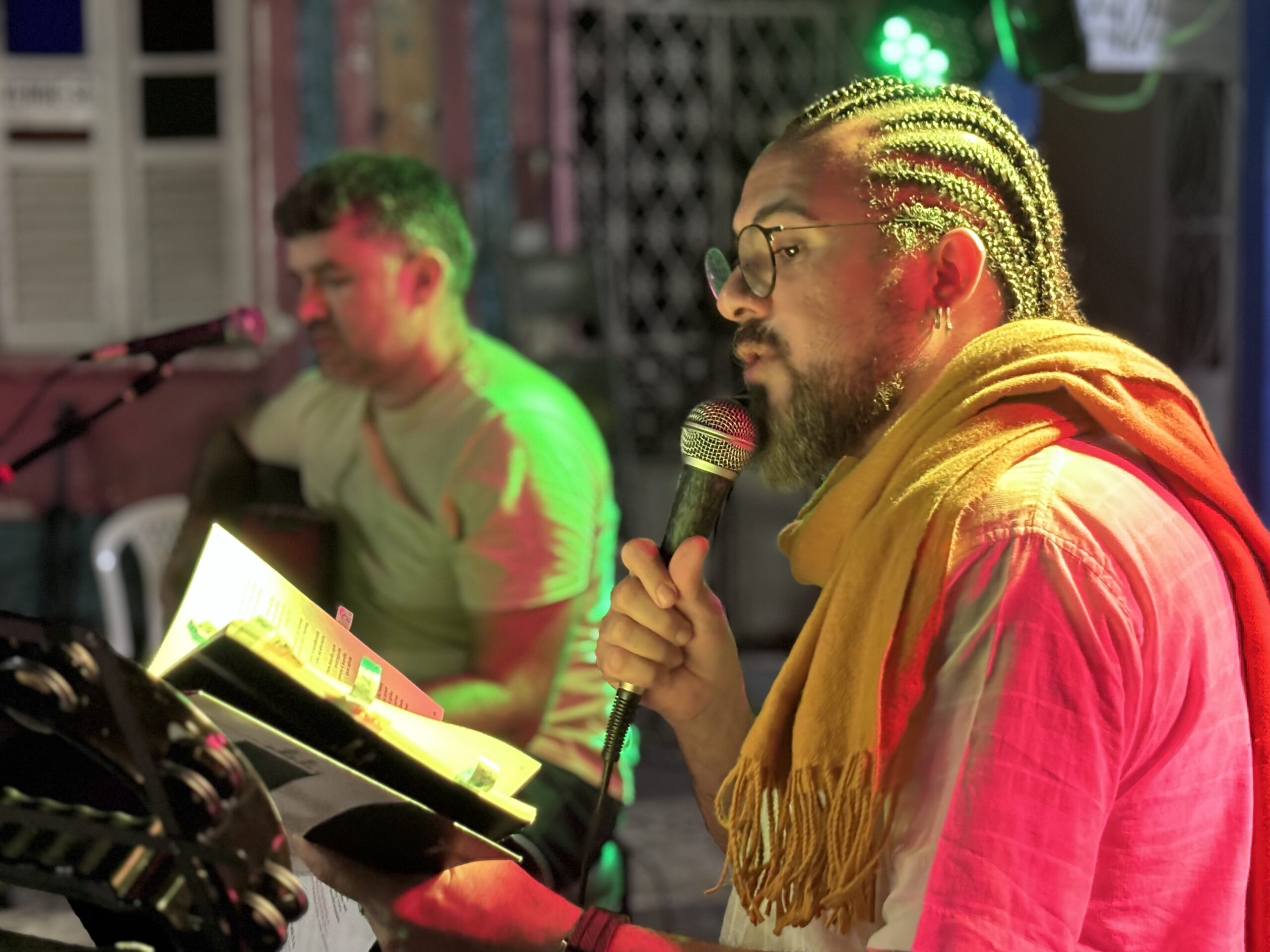 Manual para Reminiscências sobre a Cintilância da Luz é lançado em ST