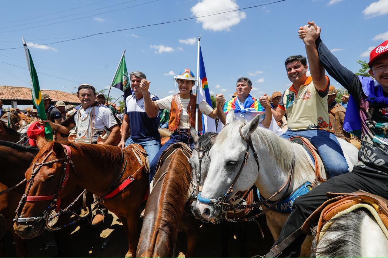 Raquel Lyra mostra união em Floresta e agradece apoio da população