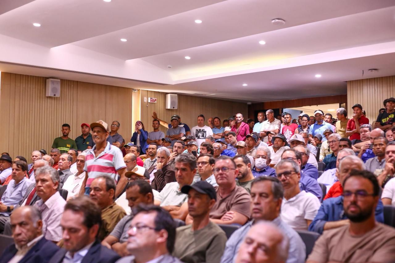 Alepe reúne setor canavieiro e debate medidas emergenciais