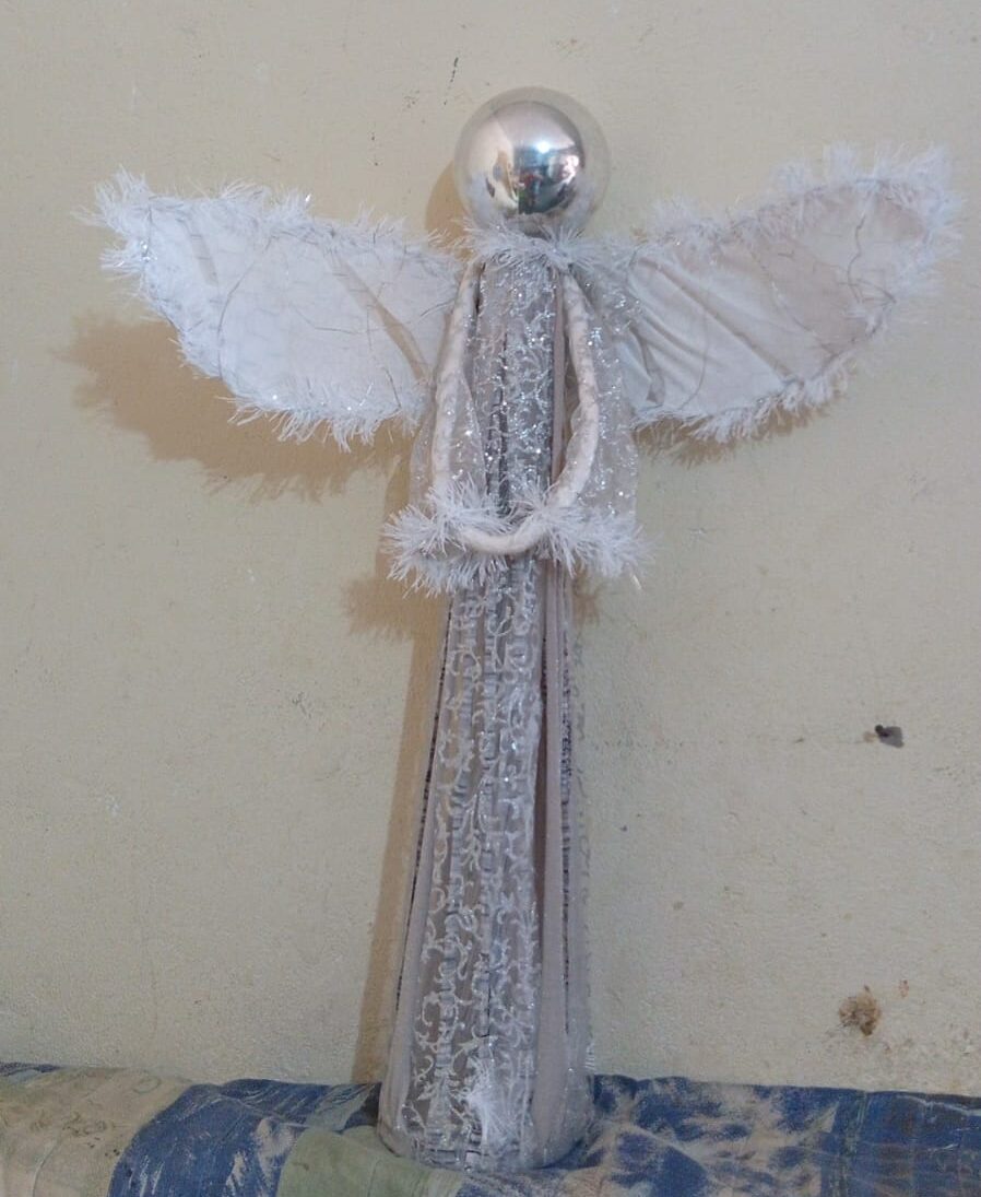 Artesã cria itens de decoração com madeira reaproveitada em ST