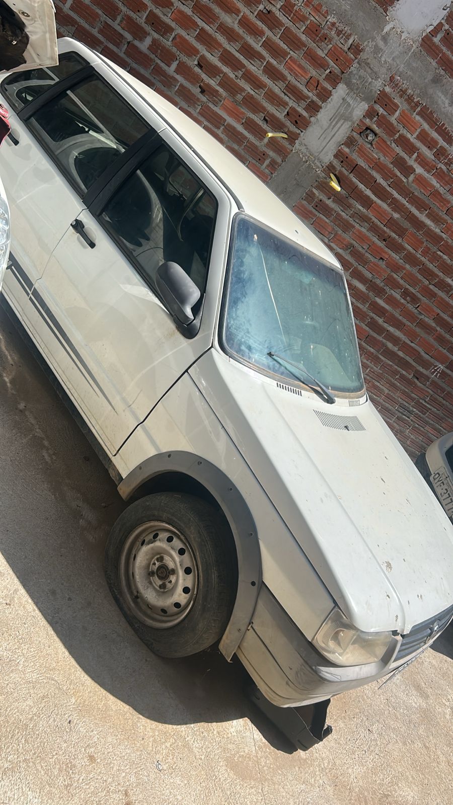 China revela 'cemitério' de carros sucateados pela Secretaria de Saúde