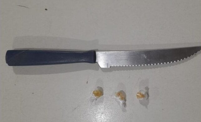 Homem é flagrado com crack e faca no Borborema, em Serra Talhada 1 Homem é flagrado com crack e faca no Borborema, em Serra Talhada