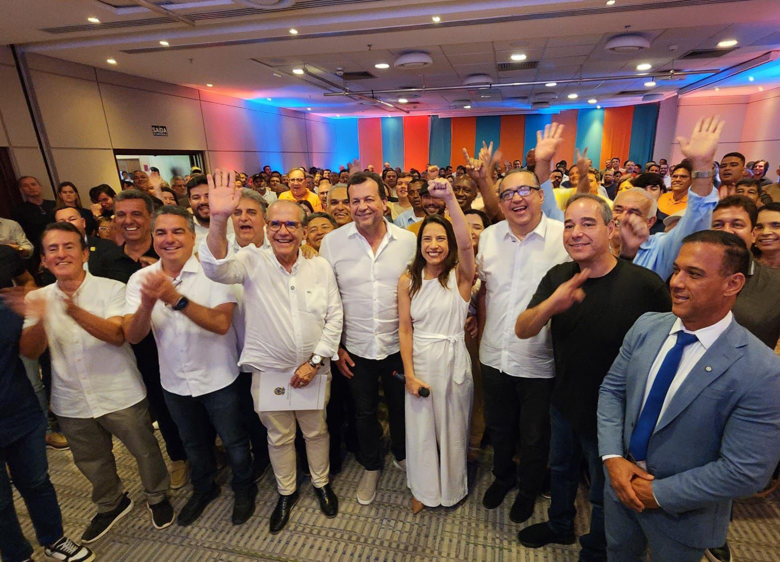 Sebastião, Waldemar, Duquinho, Faeca e Allan festejam união com Raquel 1 Foto: Assessoria