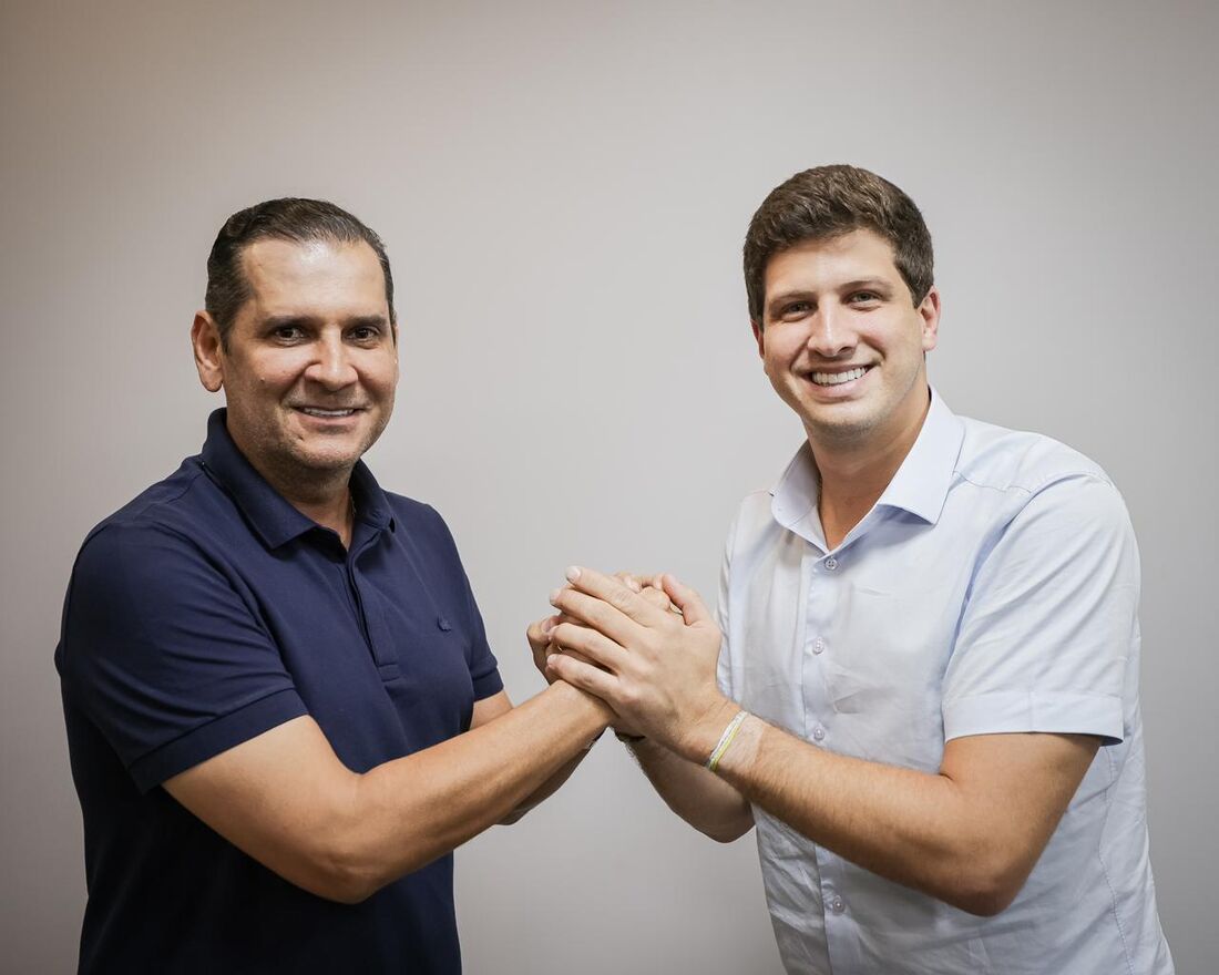 Deputado Fabrízio faz 'pula-pula' e deixa vereador de ST em desconforto