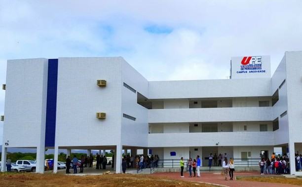 UPE empossa direção do Campus Serra Talhada para o quadriênio 2025-2029