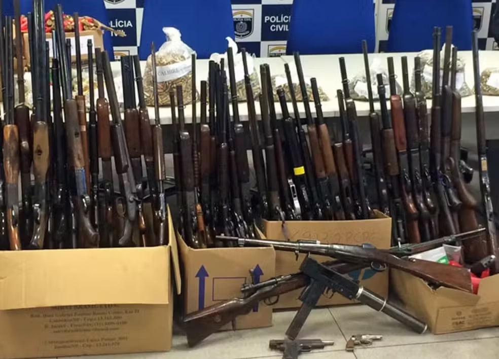 Médico condenado por comerciar armas é preso em PE 1 Médico condenado por comerciar de armas é preso em Caruaru