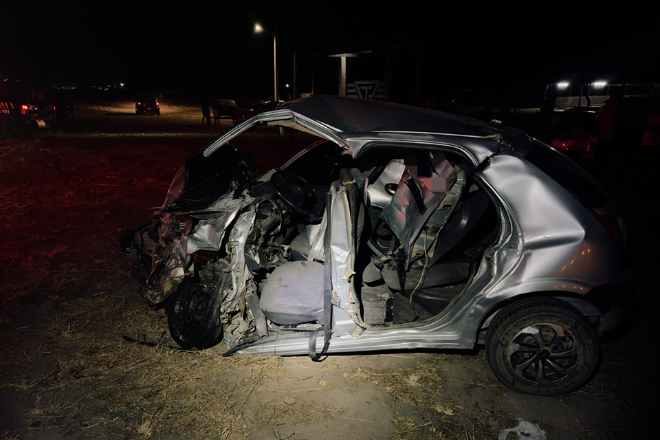 Colisão envolvendo três veículos deixa dois feridos em Lajedo