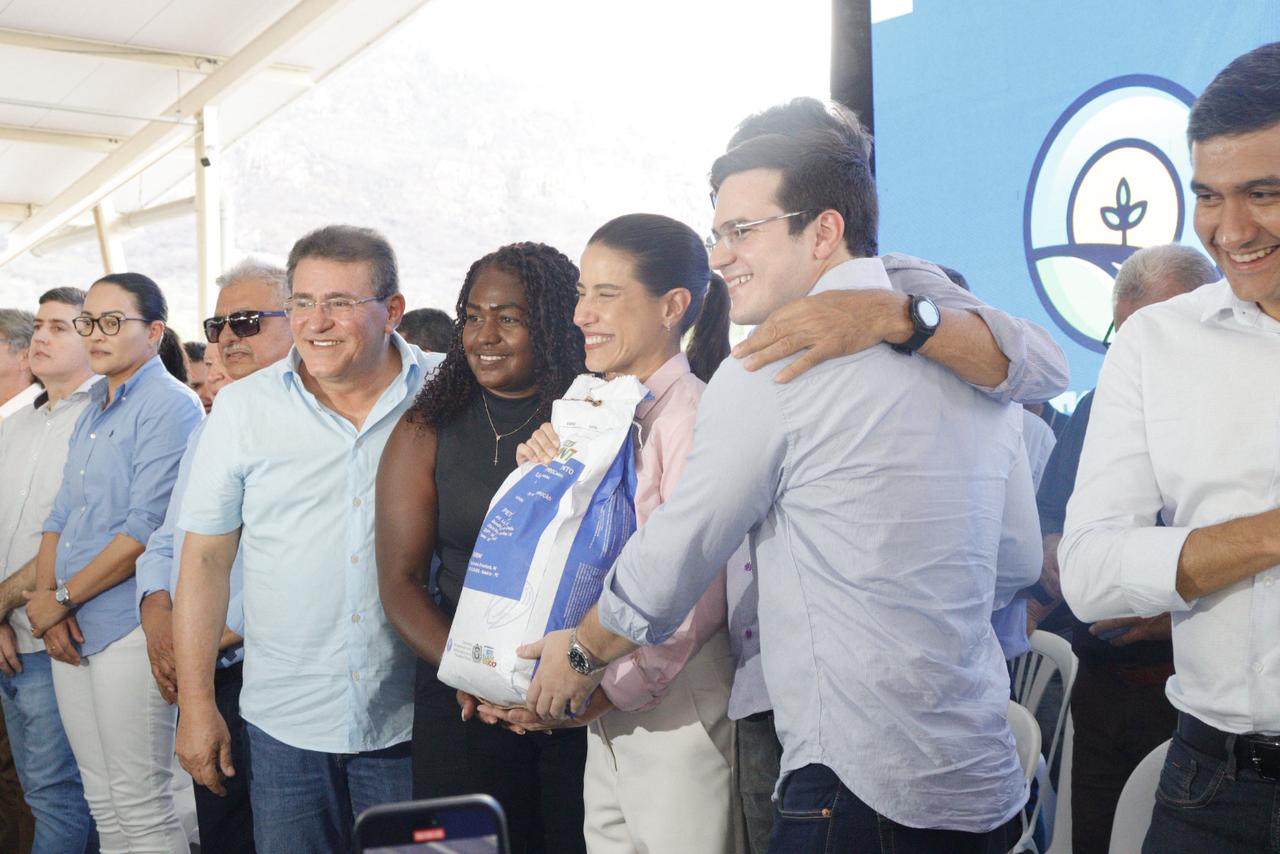 Raquel Lyra ao lado de Luciano e Miguel Duque