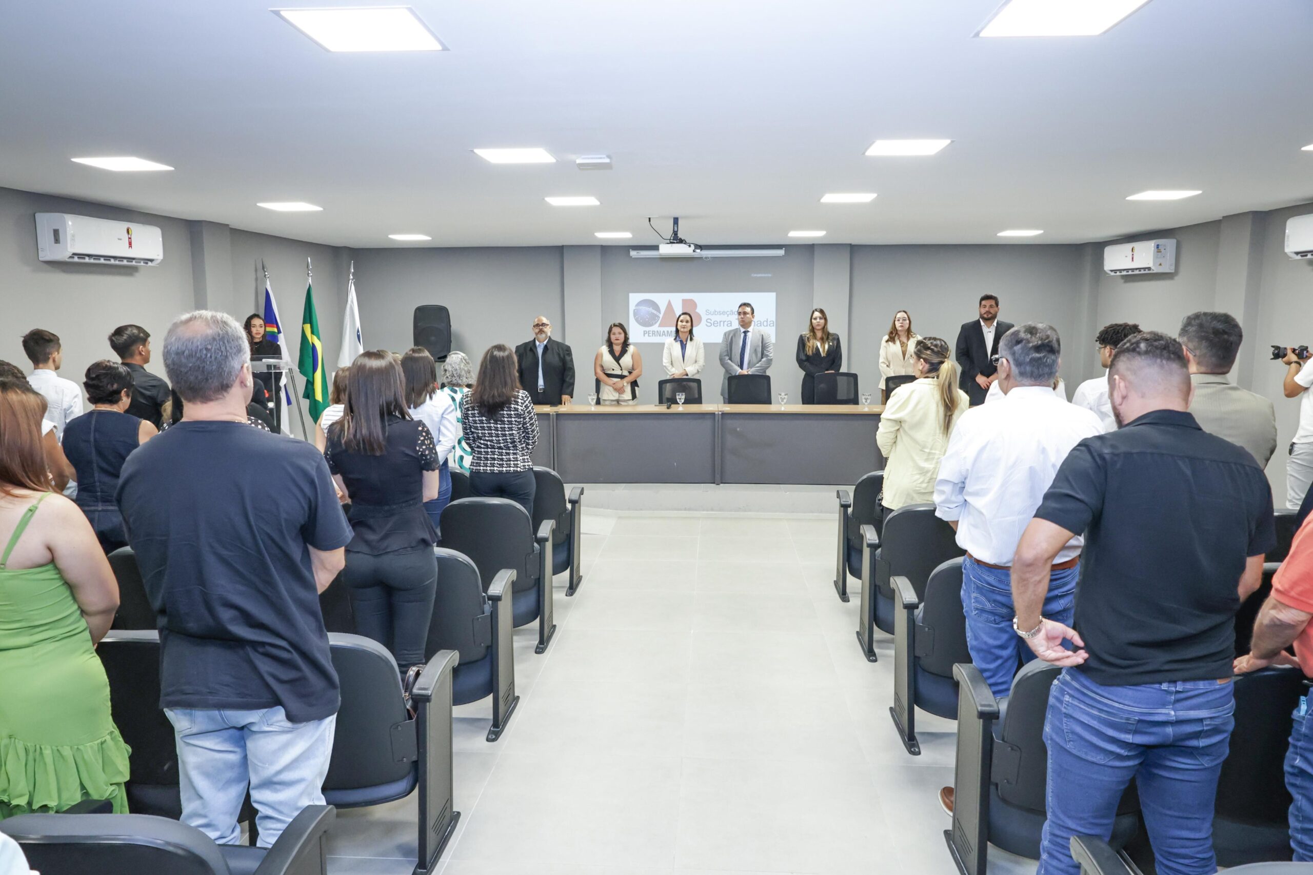 ingrid zanella inaugura auditório