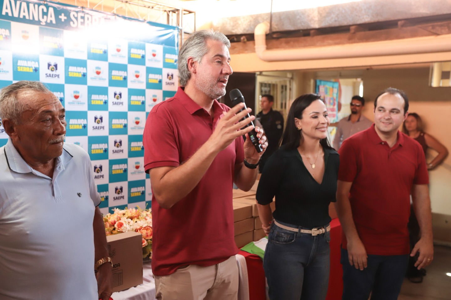 Márcia exalta Fernando