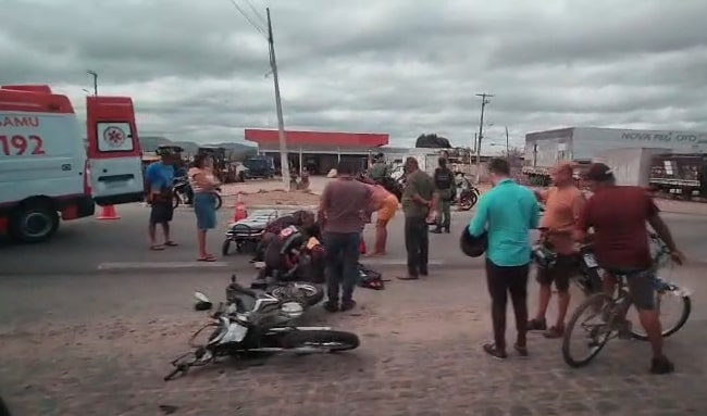 Serra Talhada amanhece com duplo acidente na BR-232 nesta 4ª; há feridos