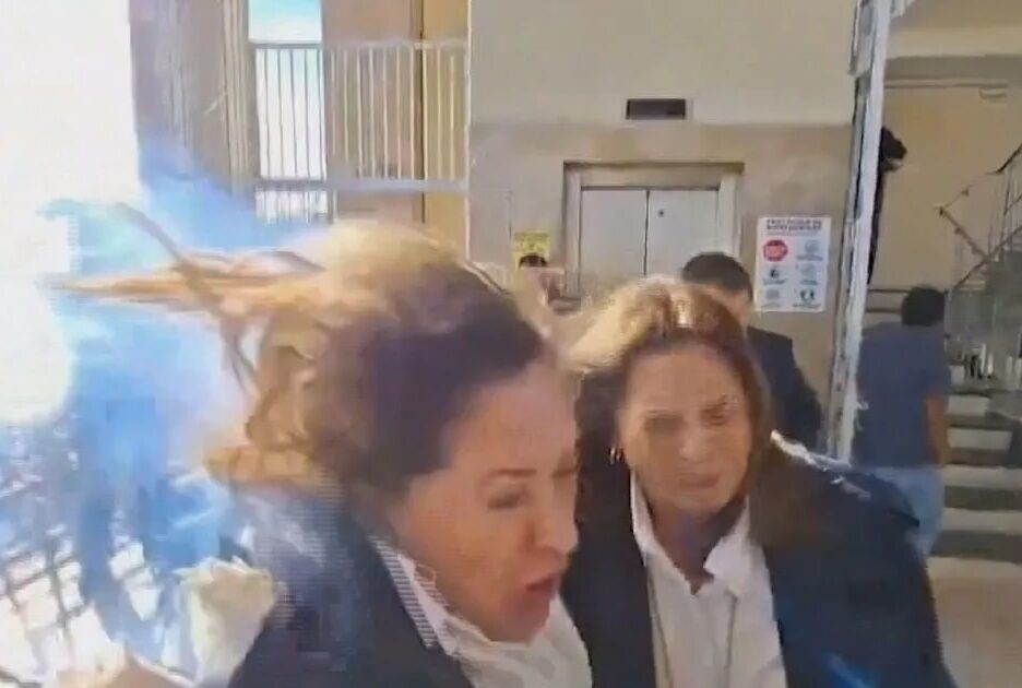 Deputada é atingida na cabeça por explosivo durante entrevista em Honduras