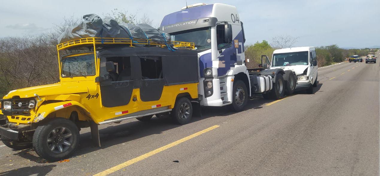 7 pessoas ficam feridas após acidente na BR-232; vítimas estão em ST