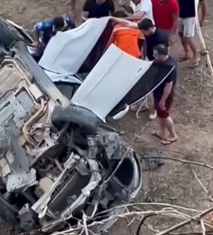 Polícia detalha acidente que matou mãe e filha na PE-320 1 Polícia detalha acidente que matou mãe e filha na PE-320