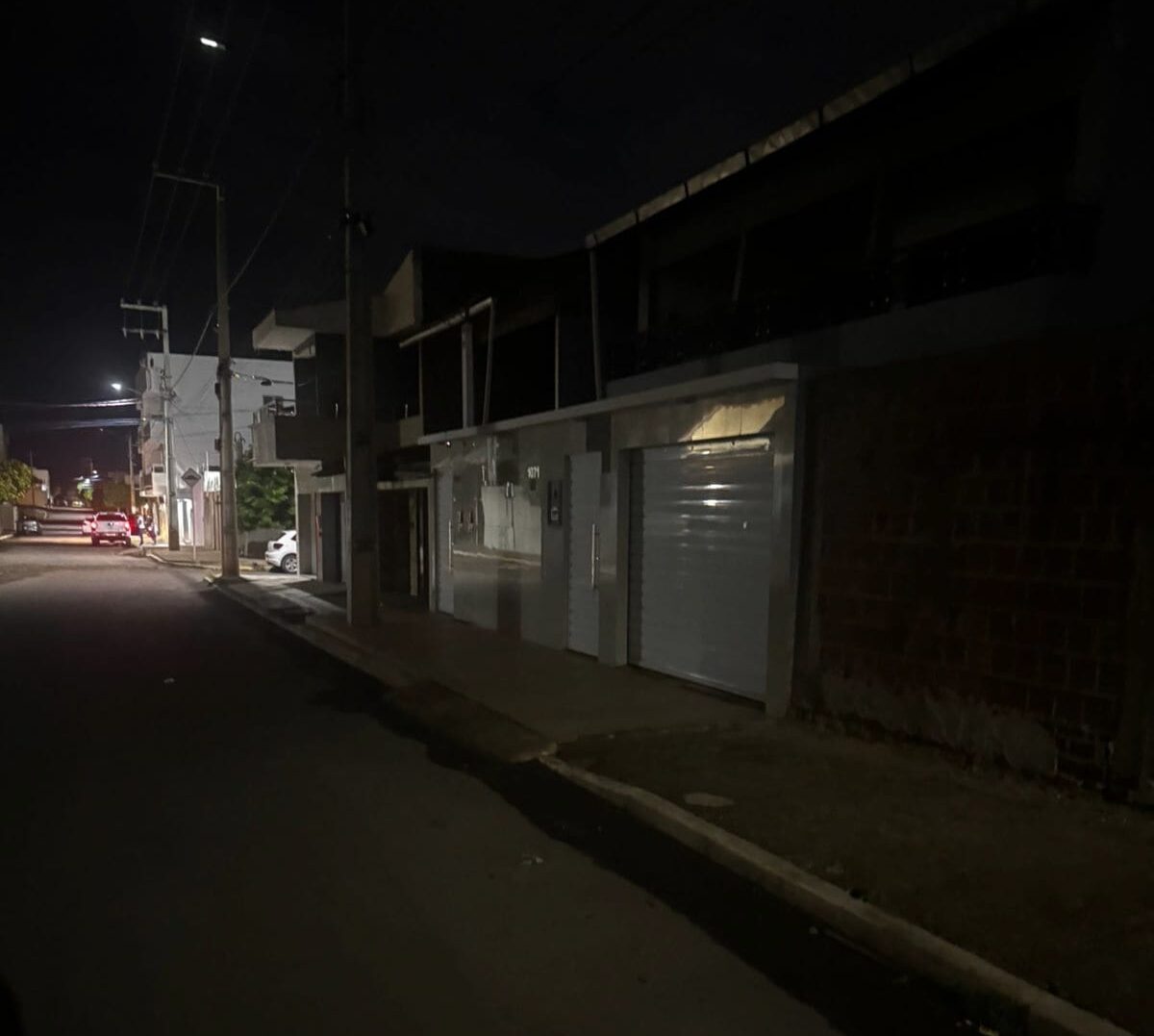 Escuridão toma conta de ruas da AABB, em Serra Talhada, há duas semanas