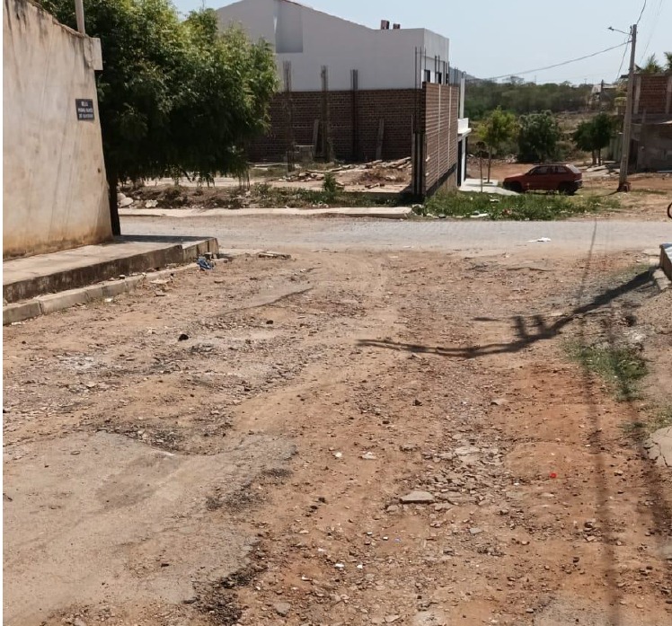 Através do Farol: Moradores publicam carta à Márcia pedindo calçamento no Ipsep