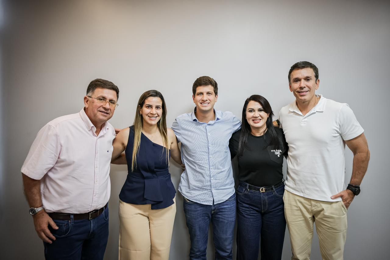 Eliane Soares firma aliança com grupo político de Itapetim