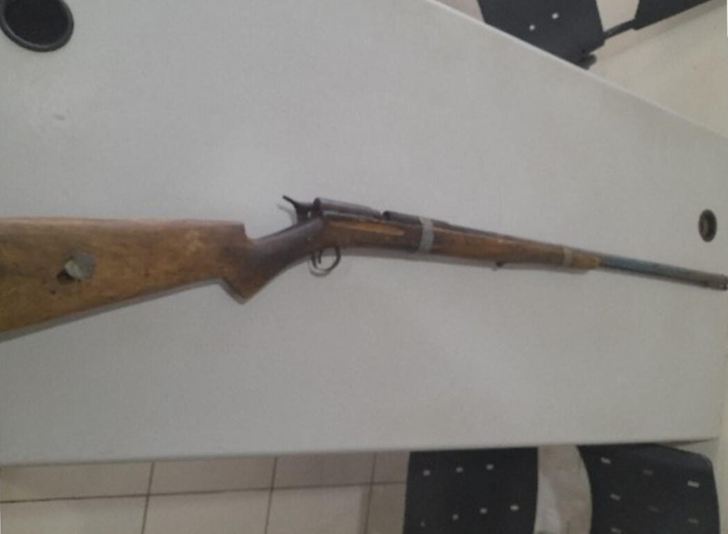 Homem é detido com arma de fogo artesanal em Flores