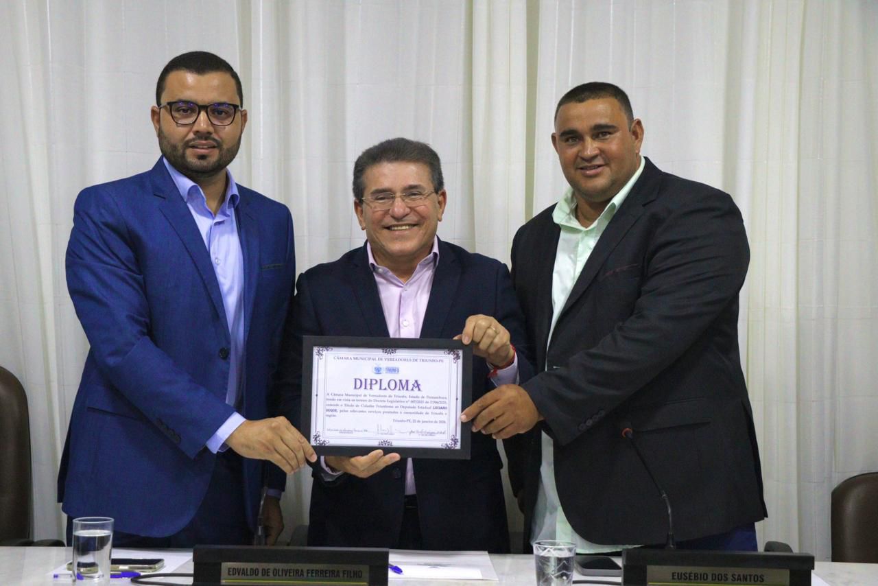 Luciano Duque recebe título de cidadão triunfense 1 Luciano Duque recebe título de cidadão triunfense