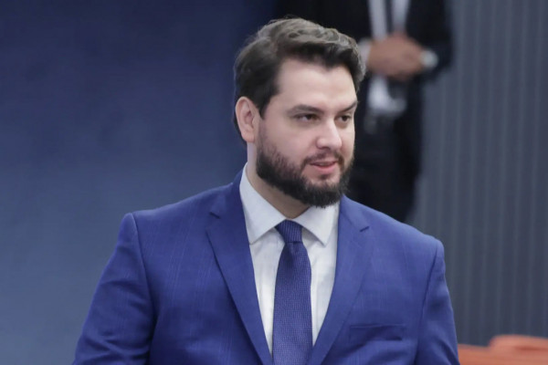 Filipe Martins, ex-assessor de Jair Bolsonaro, é preso pela PF